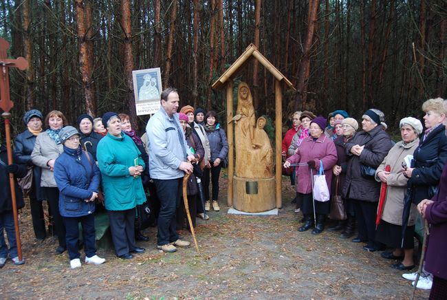 Pielgrzymowanie pośród figur 