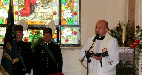 - Nie chcę być detektywem. Chcę być księdzem - podkreśla ks. Mirosław