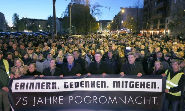 Niemcy składają hołd ofiarom nazistów