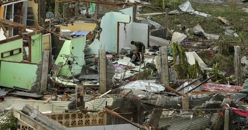 Co najmniej 100 ofiar Haiyan
