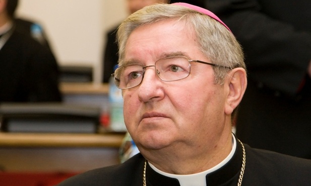 Kościół jest biczowany