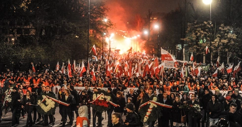 Organizatorzy "Marszu Niepodległości" potępili burdy