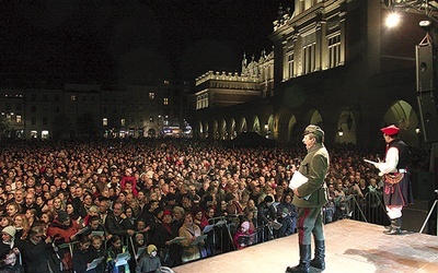  Podczas każdej „Lekcji śpiewania” zabawa jest przednia, a wielotysięcznemu chórowi nie przeszkadzają ani deszcz, ani śnieg