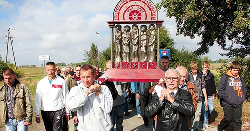  W zeszłym roku bp Stefan Regmunt ustanowił kościół parafialny w Międzyrzeczu sanktuarium pw. Pierwszych Męczenników Polski. Jedną z najnowszych inicjatyw jest pielgrzymka mężczyzn