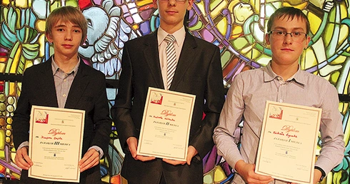  Laureatami tym razem zostali: (od lewej) Kacper Depta z Gorzowa Wlkp. (III miejsce), Hubert Wulbach z Chwalęcic (II miejsce) i Michał Łysak z Zielonej Góry (I miejsce)
