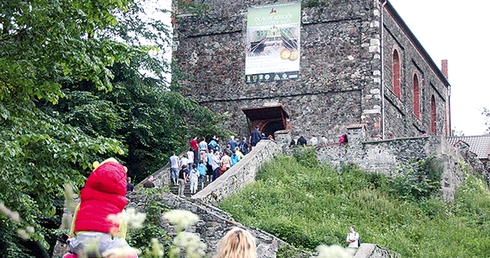  Zanim na Ślęży będzie można uczestniczyć w Eucharystii, potrzeba jeszcze sporo pracy 