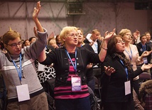 Blisko 600 osób uczestniczyło w koszalińskim II Forum Charyzmatycznym