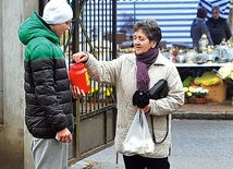 Kwesty prowadzone na cmentarzach diecezji pomogą istniejącym domom opiekuńczym, wesprą też budowę nowych 