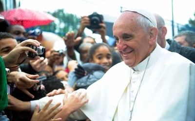 Franciszek: Krzyk milczenia wielu ubogich musi docierać do Ludu Bożego 