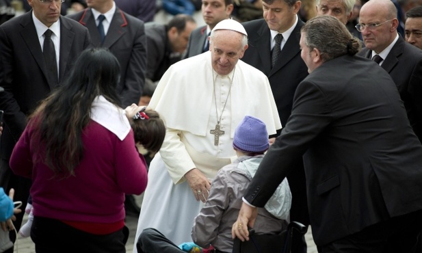Papież: Nie gońcie za religijnymi sensacjami