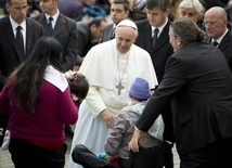 Papież: Nie gońcie za religijnymi sensacjami