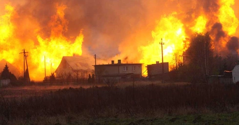 Spłonęło 12 budynków, 2 osoby zginęły