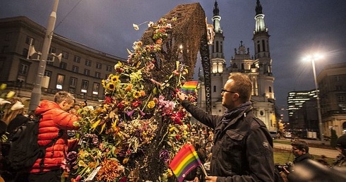 "Przekażcie sobie znak pokoju"
