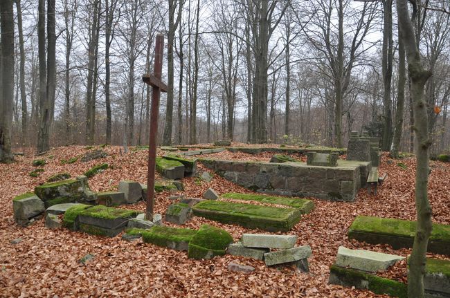 Groby Bismarcków w Warcinie