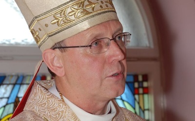 Biskup Libera prosi o modlitwy i materialne wsparcie dla Filipińczyków