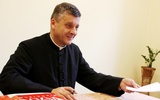Biskup nominat Roman Pindel podczas rozmowy w krakowskim Wyższym Seminarium Duchownym