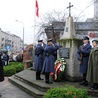 Złożenie wieńca przy pomniku upamiętniającego radomski robotniczy protest z czerwca 1976 r.