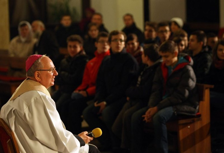 Na zakończenie Roku Wiary młodzi spotkali się z arcybiskupem Stanisławem Budzikiem