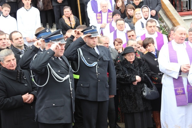 Pogrzeb śp. ks. kan. Stanisława Ulmana z Sopotni Wielkiej