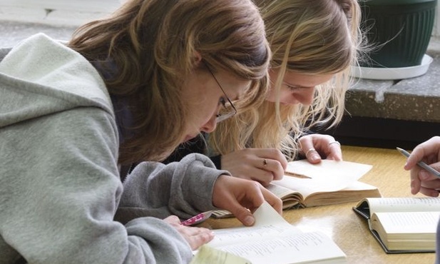 Czy trzeba posyłać dzieci do szkoły?