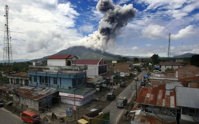 Sinabung grozi wybuchem