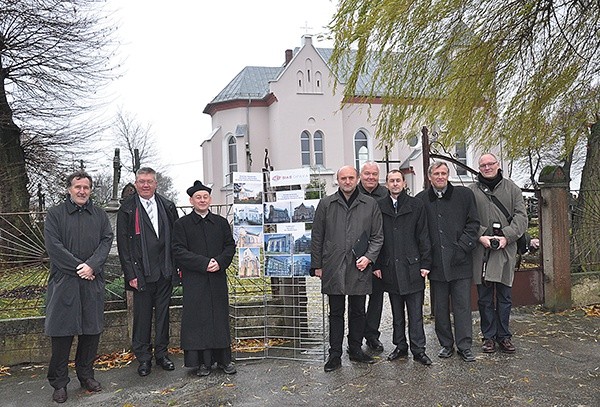  To dzięki nim kościół parafialny wygląda tak pięknie