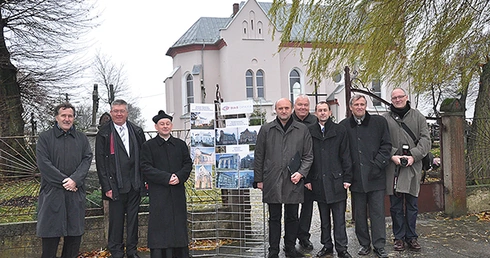  To dzięki nim kościół parafialny wygląda tak pięknie
