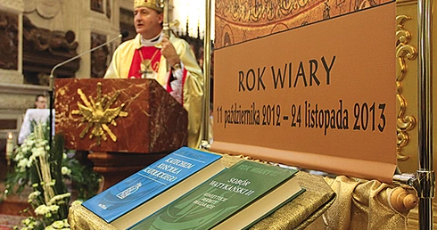 Podczas Roku Wiary eksponowano w kościołach Katechizm Kościoła Katolickiego i dokumenty Soboru Watykańskiego II