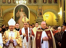 Peregrynacji w Przyszowej przewodniczył bp Wiesław Lechowicz