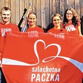 Akcję wspierają znane twarze. Na zdjęciu: Wolontariusze z wicemistrzynią olimpijską Sylwią Bogacką