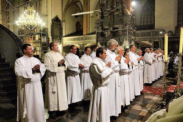 Większość lektorów zostanie niedługo posłanych również do pełnienia posługi akolity