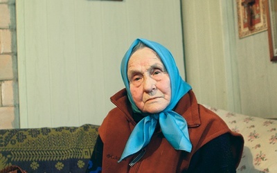 Pani Marianna Popiełuszko w swoim domu w Okopach. Reporterzy „Gościa” odwiedzili ją wiosną 2010 r., kilka miesięcy przed beatyfikacją ks. Jerzego. Urzekła ich głęboką wiarą i życiową mądrością