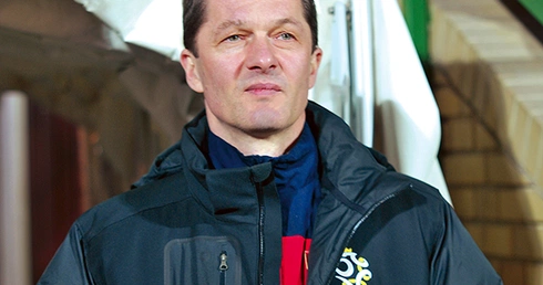 Trener Jacek Zieliński jako piłkarz był uczestnikiem Mundialu 2002 oraz ćwierćfinalistą Ligi Mistrzów