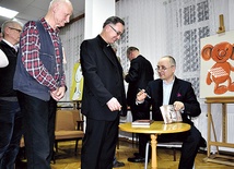 Bogusław Szwedo podczas promocji książki, która odbyła się w Miejskiej Bibliotece Publicznej w Tarnobrzegu