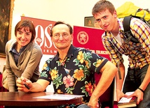 Podróżnik chętnie podpisywał swoje książki i pozował do zdjęć 