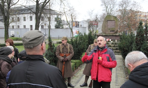 Przewodnik PTTK Zdzisłąw Kryściak przytacza łowiczanom postać Artura Zawiszy Czarnego