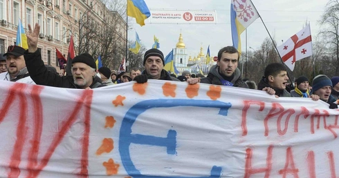 Politycy spierają się o przyczyny fiaska umowy UE-Ukraina