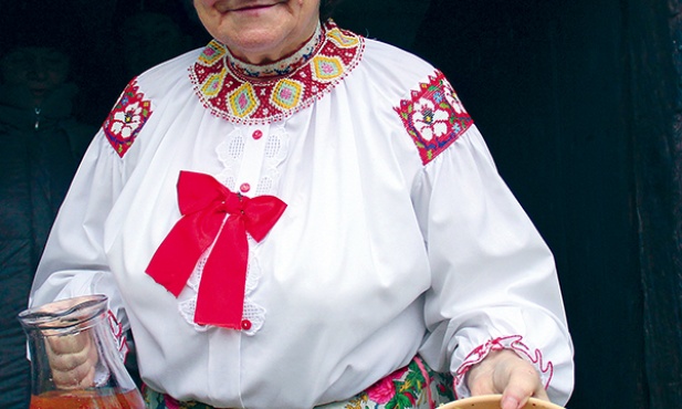 – Wśród wigilijnych potraw nie mogło zabraknąć kompotu z suszonych owoców i postnych gołąbków z kaszą, grzybami i kapustą – mówi Jadwiga Parecka