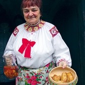 – Wśród wigilijnych potraw nie mogło zabraknąć kompotu z suszonych owoców i postnych gołąbków z kaszą, grzybami i kapustą – mówi Jadwiga Parecka