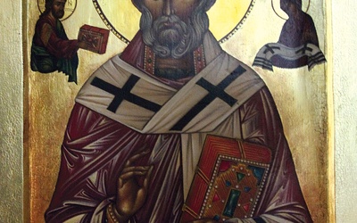 Ikony pokazują prawdziwy wygląd św. Mikołaja, najczęściej w szatach biskupich z Ewangelią, często dziś fałszowany w różnorodnych mediach