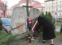  Złożenie wiązanki pod pomnikiem ofiar bolszewizmu było symboliczną oceną pobytu Armii Radzieckiej w Polsce