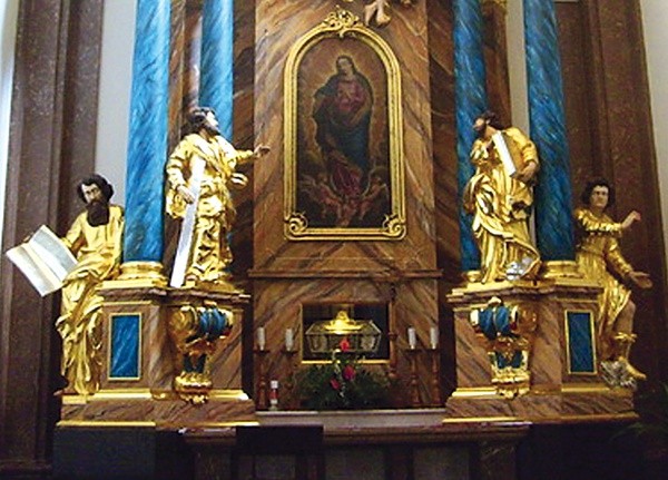  Obraz Niepokalanego Poczęcia NMP ze skierniewickiego pałacu znajduje się w warszawskiej katedrze św. Jana
