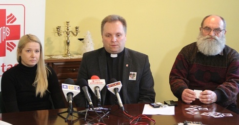 Kamila Gawor, ks. Robert Kowalski i Wojciech Dąbrowski apelowali o pomoc w okresie zimowym dla osób bezdomnych