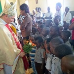 Bp Henryk Tomasik odwiedza misjonarzy w Zambii