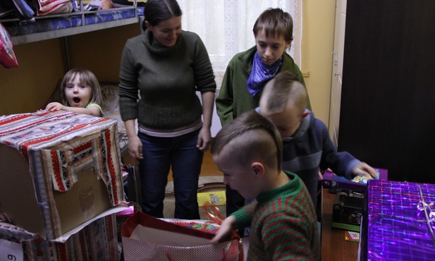 Radość, wzruszenie i... pokój prezentów