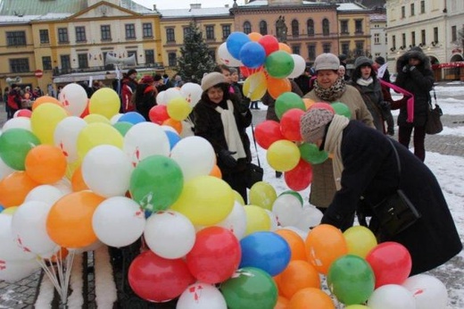 Cieszyniacy poszli w pochodzie dla rodziny