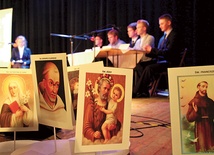 Etiudę teatralną o św. Stanisławie Kostce przygotowali uczniowie ze szkoły katolickiej w Sikorzu