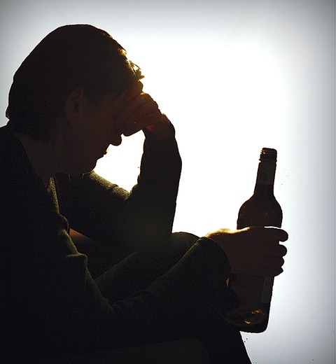  Rodziny borykają się z różnymi problemami, ale jednym z najpowszechniejszych jest alkoholizm ojca, matki lub dzieci –  twierdzą pracownicy Poradni Rodzinnej SRK