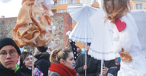 Niepełnosprawni ciągle napotykają obojętność  albo niezrozumiałe stereotypy. Anioły na Wzgórzu Zamkowym miały to zmienić