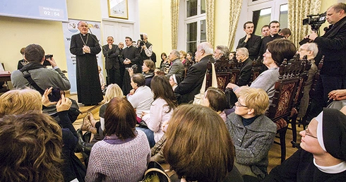 Na debatę przyszło tylu słuchaczy, że nie zmieścili się w największej sali Domu Arcybiskupów